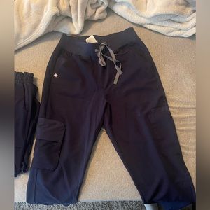 22-Pocket Jogger Scrub Pants